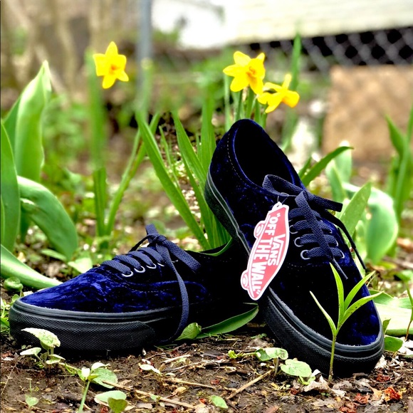 Just In NWT Vans Crushed Velvet Navy Black - Picture 8 of 8